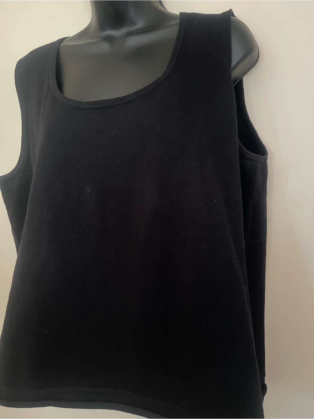 Jones New York Signature Black Scoop Neck Women's Sweater Tank